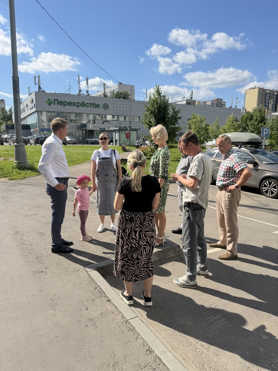 30 июня глава управы района Старое Крюково Максим Хлудов провел плановый обход территории