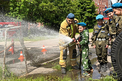 «Молодые десантники» Зеленограда посетили пожарную часть на Солнечной аллее