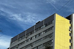 В домах 9 микрорайона закрыли ниши под крышами для защиты от снега